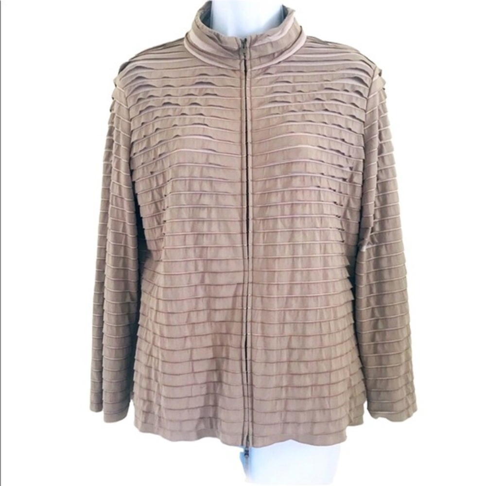 St. John Zip‎ Front Yellow Tag  ruffles gray Jacket S